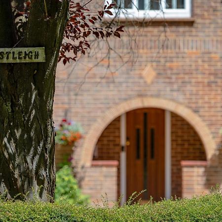 Westleigh 호텔 Ashtead 외부 사진