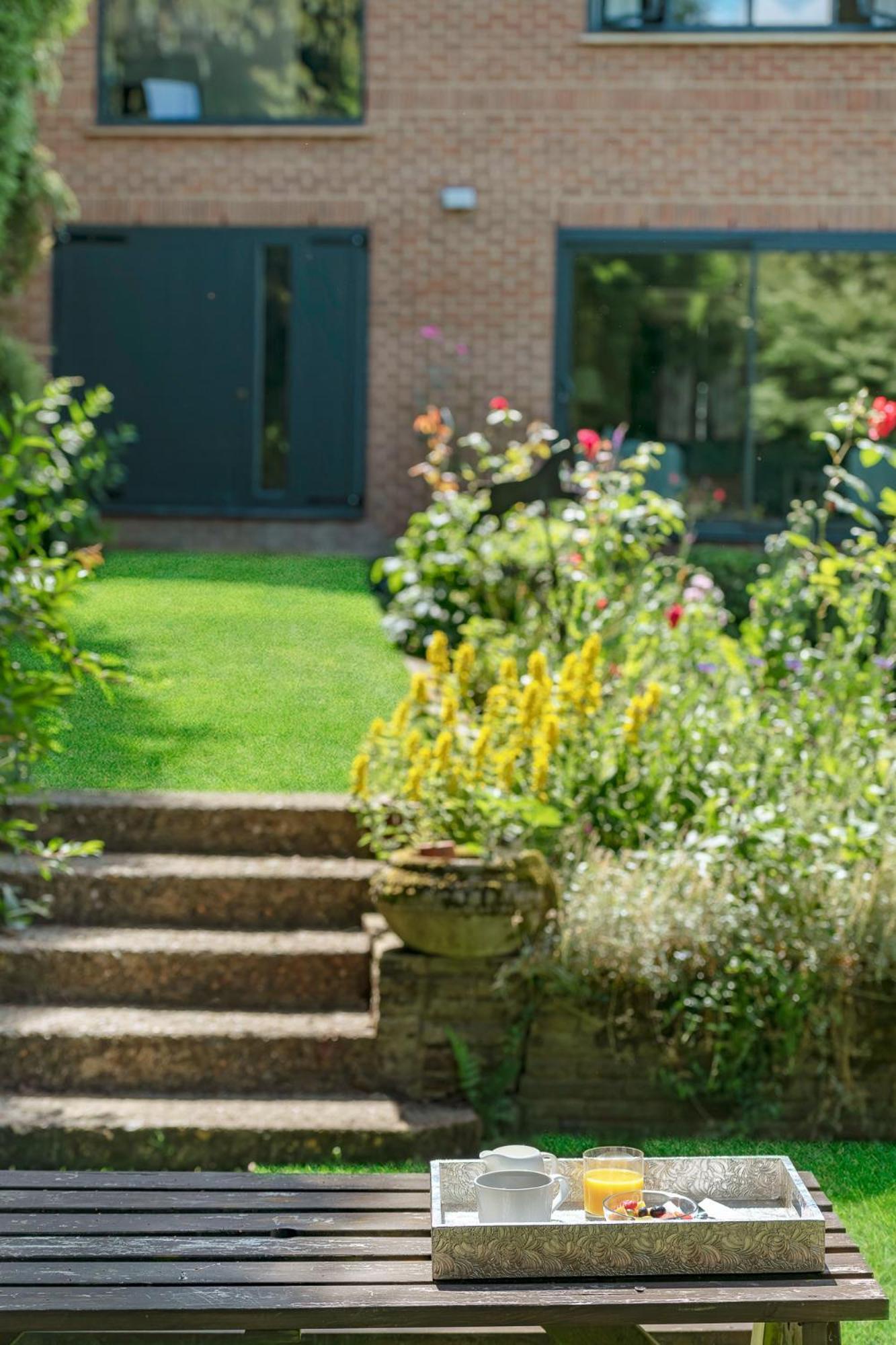 Westleigh 호텔 Ashtead 외부 사진